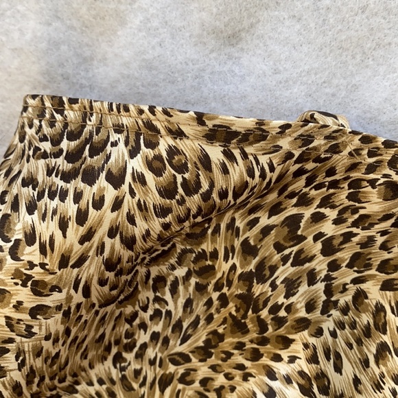 Rue21 Chemise Size XL Leopard/Feather Print NWOT - Picture 7 of 7